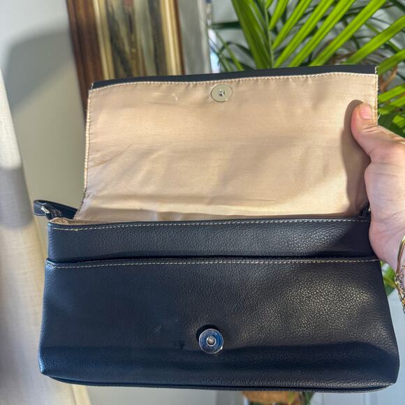 🖤 AURIELLE Vintage Y2K Black Leather Shoulder Bag w/ Contrast Stitching Buckle - Picture 3 of 4